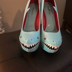 Shark shoes
